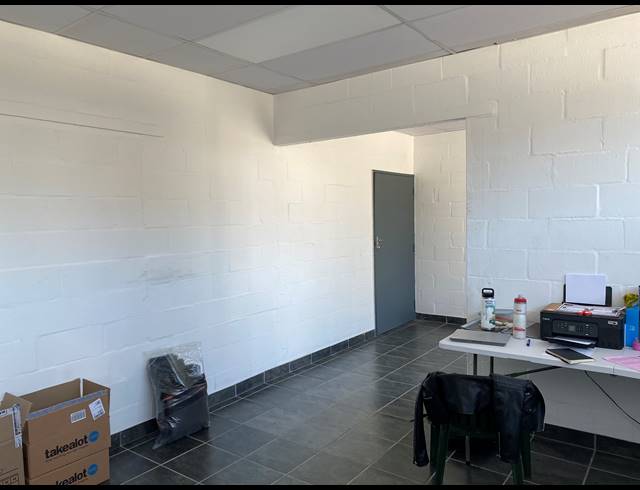 444M² WAREHOUSE TO LET IN TOKAI